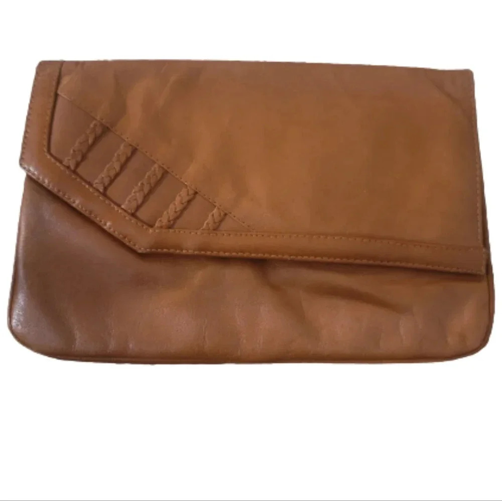 Grandeur Tan Leather clutch